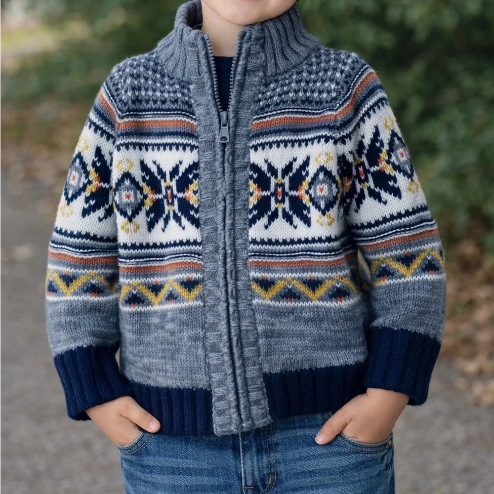 Old Navy. Size 3. Excellent Condition Gray Patterned Kids Sweater